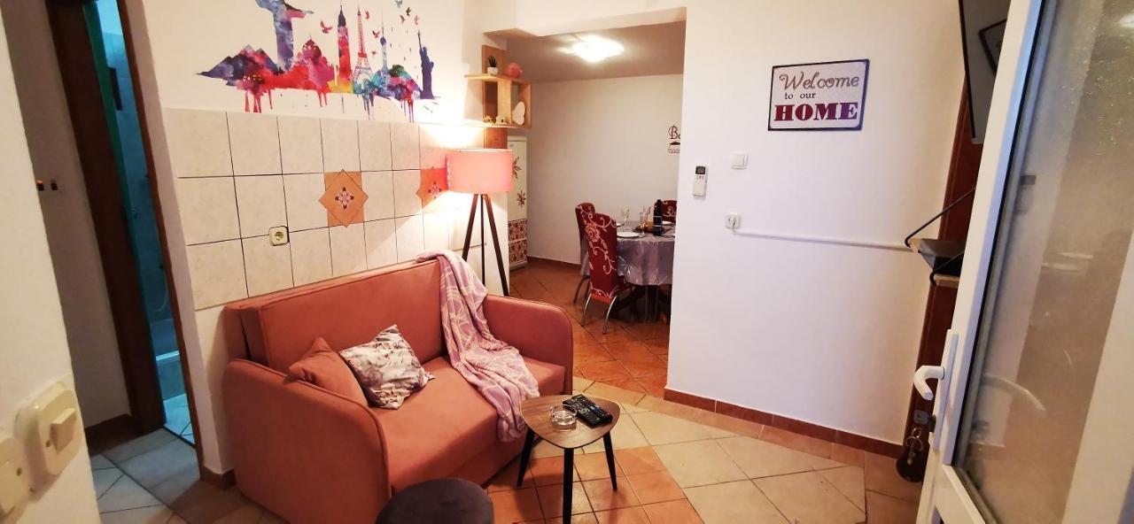 Apartmani Marija Kolan Eksteriør billede