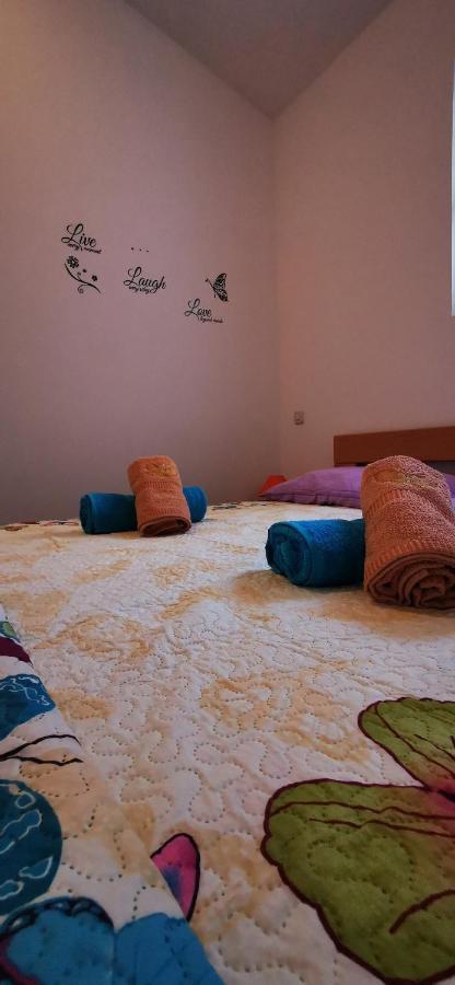Apartmani Marija Kolan Eksteriør billede