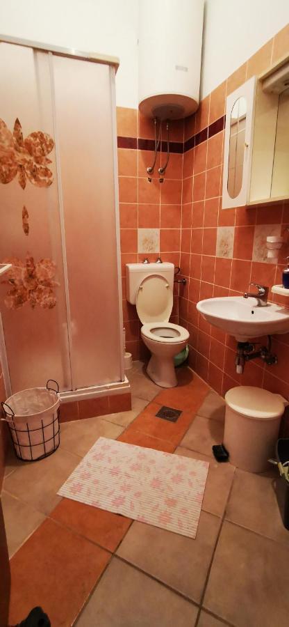 Apartmani Marija Kolan Eksteriør billede