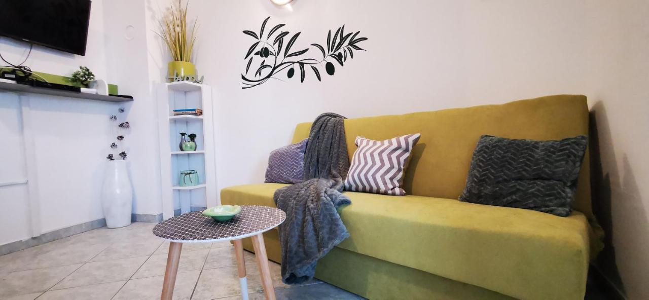 Apartmani Marija Kolan Eksteriør billede