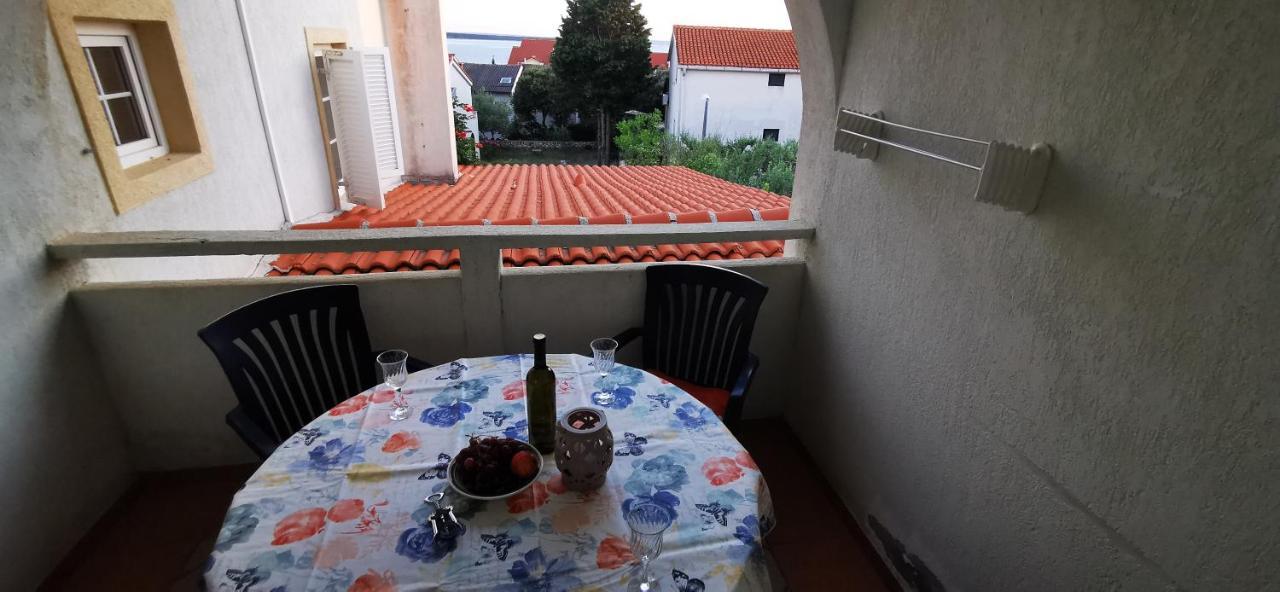 Apartmani Marija Kolan Eksteriør billede