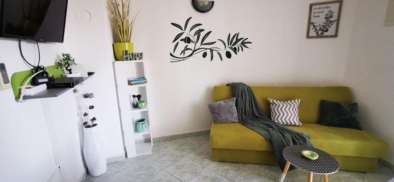 Apartmani Marija Kolan Eksteriør billede